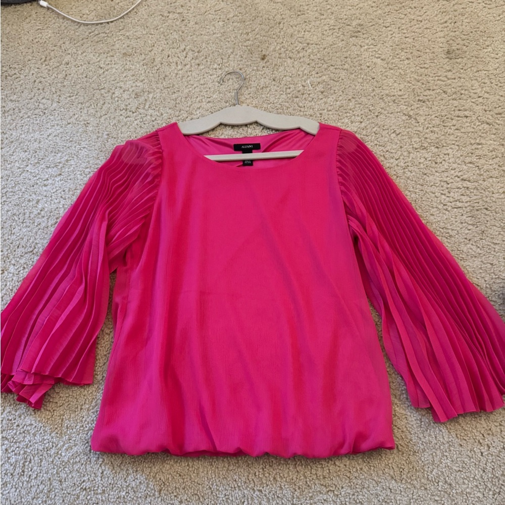 Women's Pink Top